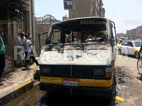 سائق يحرق سيارته بدسوق بعد فرض إتاوة يومية من قبل ضابط