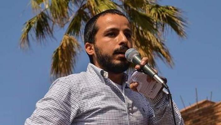 مطار القاهرة يخلي سبيل الناشط “خالد السيد”