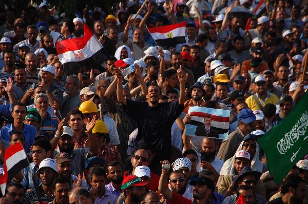 مسيرة بالآلاف من رابعة إلى الاتحادية لتأبين شهداء “المجزرة”