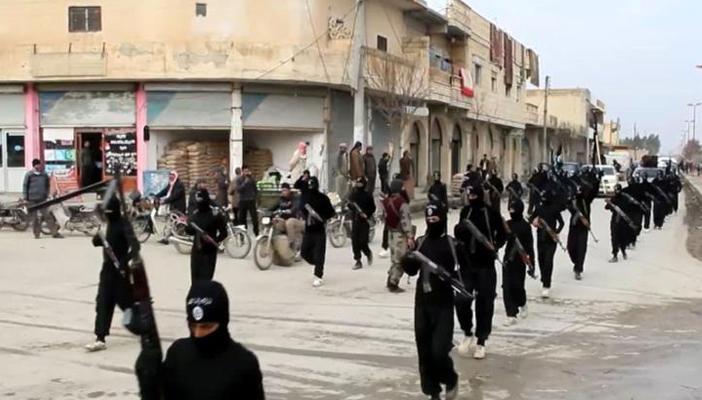 نشطاء سعوديون يحذرون: 3 ملايين تغريدة تروج لتنظيم الدولة على “تويتر”