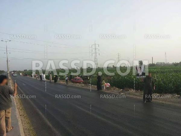 سلسلة بشرية لأهالي قرية “دميرة” بالدقهلية