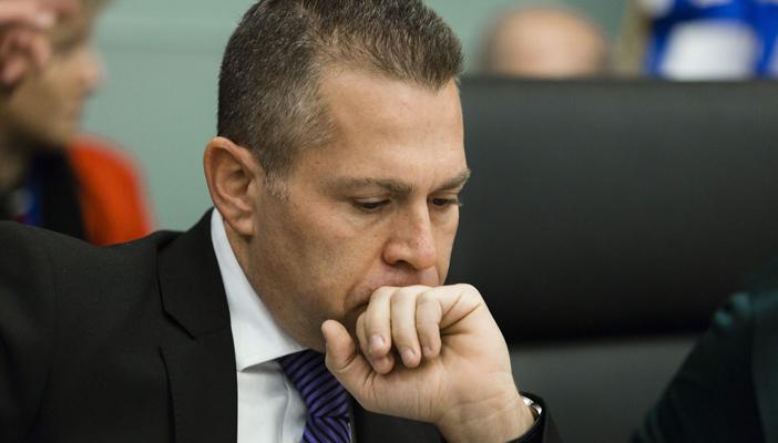 وزير إسرائيلي يعترف: الأسيران عند حماس جنديان في الجيش