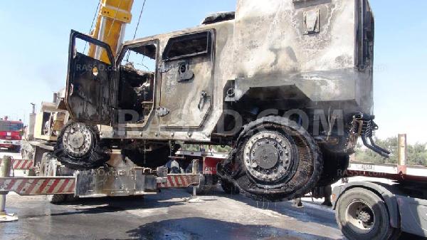 تأكيدا لانفراد”رصد”صور إحراق المدرعة بالعريش من قبل الأهالي