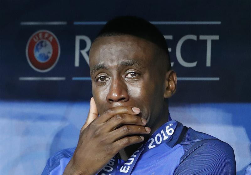 “أكثر اللقطات الرياضية حزنت عليها” يتصدر تويتر.. وتريكة و ميسي الأبرز