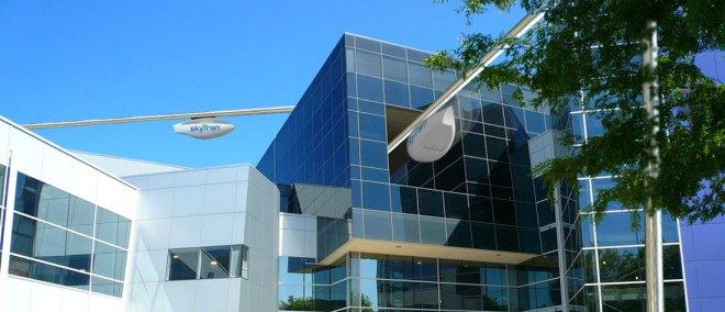 بالفيديو..”sky train” وسيلة نقل جديدة لأول مرة في الشرق الأوسط