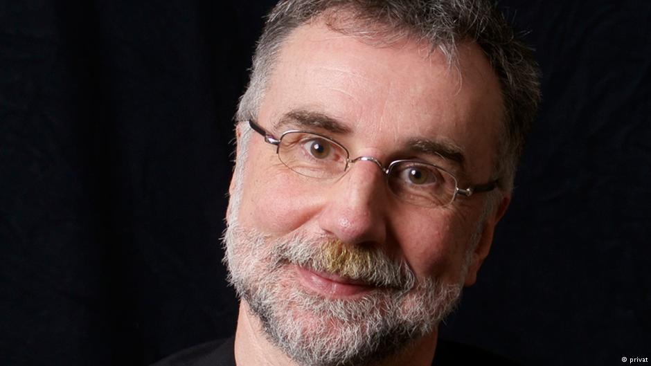 خبير ألماني: تدخل مصر في خطبة الجمعة مراقبة للدين وإملاء لتعاليمه