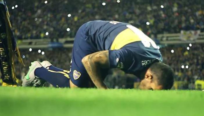 بالفيديو.. استقبال رائع لكارلوس تيفيز من جماهير بوكا جونيورز