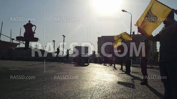 سلسلة بشرية بـ”السويس” تنديدًا بتردي الأوضاع الاقتصادية