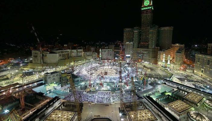 بالصور.. قرابة المليون فرد يقيمون ليلة “ختم القرآن” بمكة