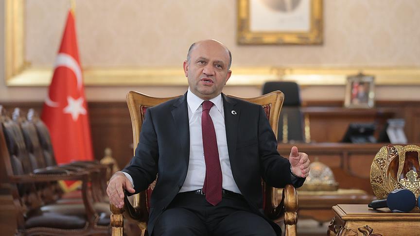 وزير الدفاع التركي: البيان الذي صدر باسم الجيش عبارة عن “قرصنة”