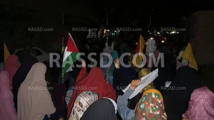 متظاهرون بـ”السويس” يتصدون لاعتداءات داخلية الانقلاب على مسيرتهم