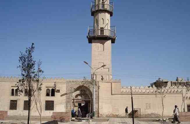 أهالي قرية ببني سويف يصلون الجمعة ظهرًا لغياب إمام المسجد