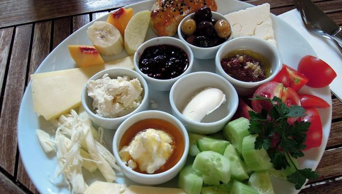 خبيرة تغذية: الاستغناء عن وجبة الإفطار يضر بالصحة