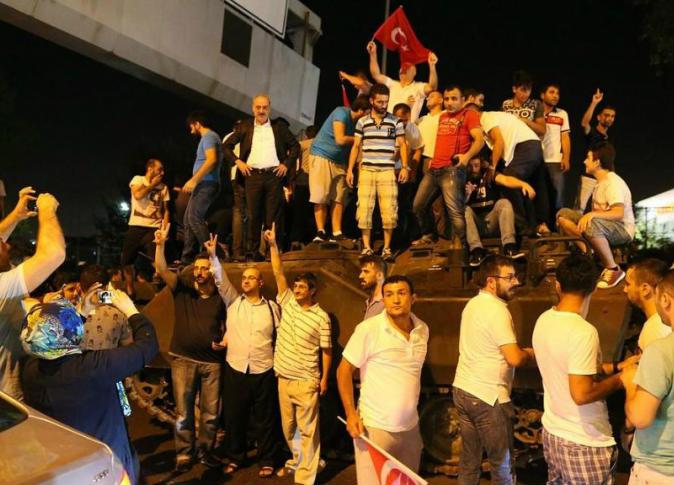 “كيف توقف دبابة” الأكثر بحثا على جوجل تركيا.. ونشطاء: الناس دي جامدة