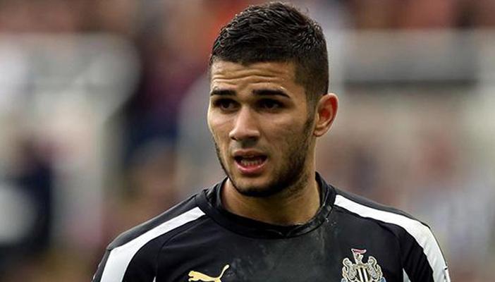 الجزائري “مهدي عبيد” يقترب من الرحيل عن الدوري الإنجليزي