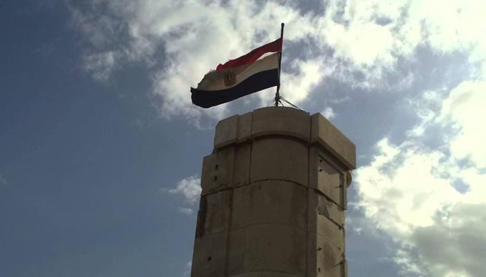 الجيش يلزم أصحاب العقارات المطلة على مجرى قناة السويس برفع علم مصر