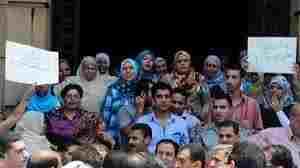 عاملو ديوان كفر الشيخ يُضربون احتجاجًا على إلغاء المكافآت