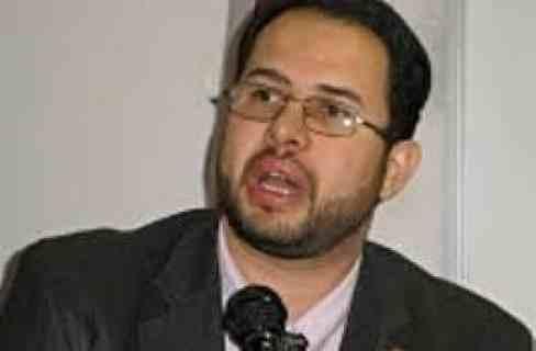 علاء بيومى: السيسي ينظر للمصريين كعبيد