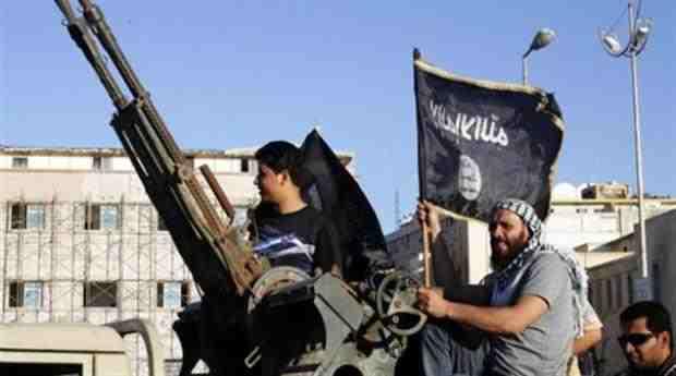 “أنصار الشريعة” في ليبيا يسيطر على ثكنات عسكرية ببنغازي