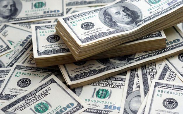 الدولار يواصل ارتفاعه في السوق السوداء مسجلًا 12.20 جنيهًا للبيع