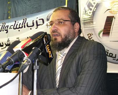 عبدالغني يناشد أبناء القوات المسلحة عدم التورط في الدم