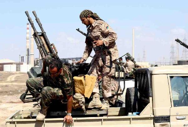 “أمريكا” تخلي سفارتها في “ليبيا” خوفًا من انهيارالدولة