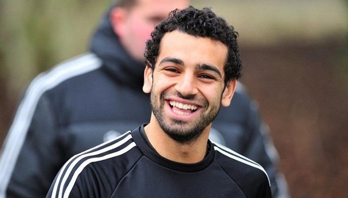 محمد صلاح ينشر صورة تجمعه مع ابنته “مكة”