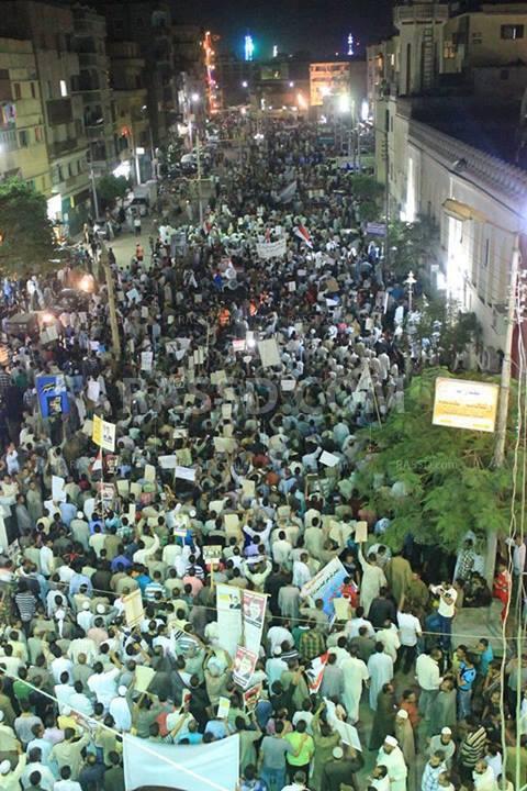 مئات الألآف يتظاهرون رفضاً للانقلاب بسوهاج