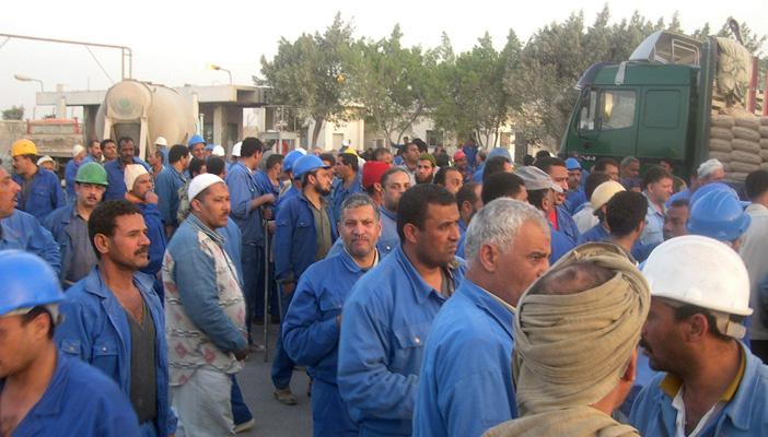 تقرير حقوقي: رجال الأعمال يدمرون صناع الأثاث ويشردون 400 ألف عامل