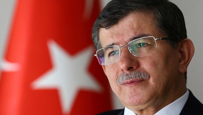 داوود أوغلو: لا نريد رؤية تنظيم الدولة على الحدود التركية