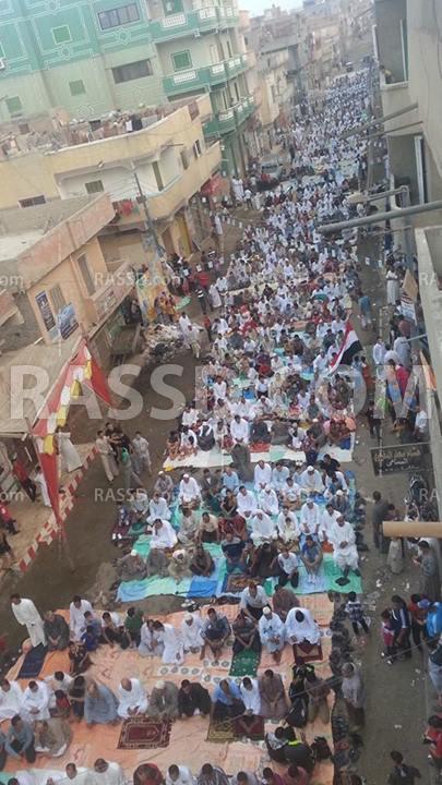 مسيرة بحوش عيسى تنتهي بأداء صلاة العيد بالخلاء