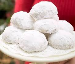 طبيبة تحذر: أطعمة العيد لها تأثير ضار على الأطفال