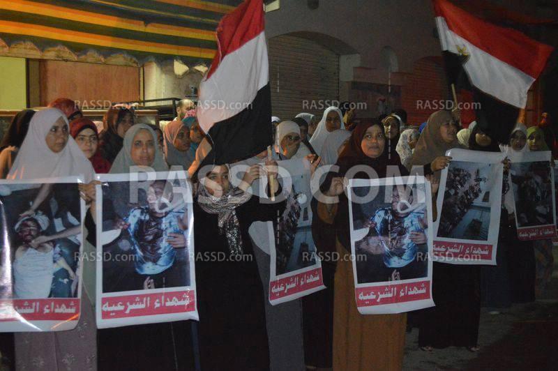 وقفة حاشدة وسلسلة بشرية لأهالى دمنهور للتنديد بمجزرة المنصة