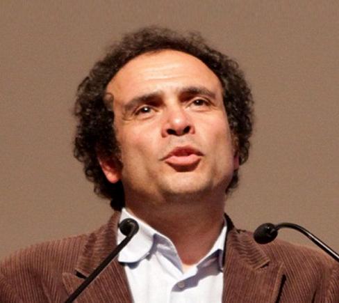 إخلاء سبيل عمرو حمزاوي في قضية إهانة القضاء