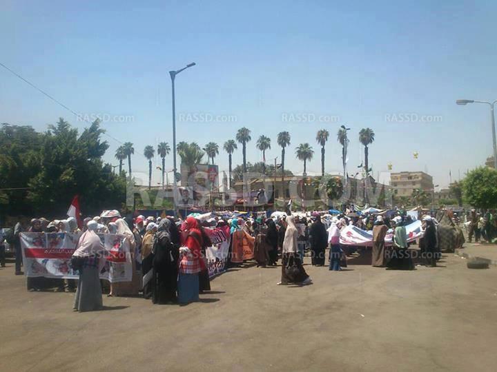 انطلاق مسيرة نسائية من «النهضة» ضد الانقلاب العسكري