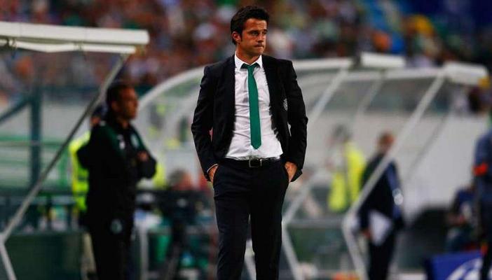 مدرب لشبونة تحت أنظار الأهلي