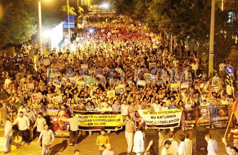 مظاهرات في تركيا وإيطاليا رفضاً للانقلاب العسكري