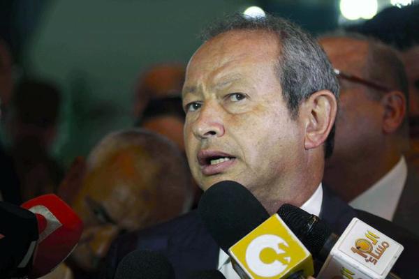 “المصريين الأحرار” يلوم الإخوان ويتجاهل أفعال مؤسسه ساويرس