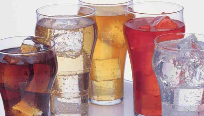 باحث بريطاني: المشروبات الغازية تسبب أمراضا مميتة خلال 60 دقيقة