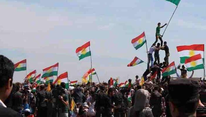 أكراد سوريا يطالبون واشنطن بموقف من القصف التركي