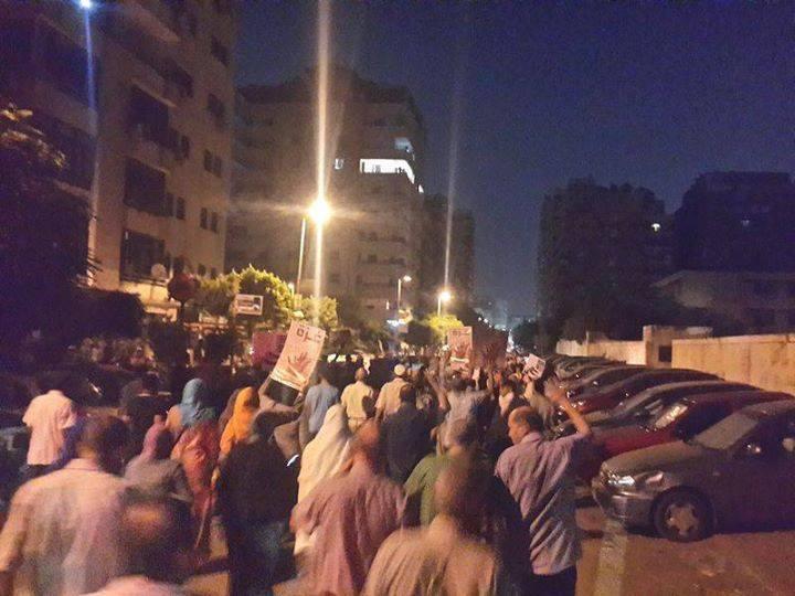 مسيرة في “مدينة نصر” تضامنًا مع “غزة”