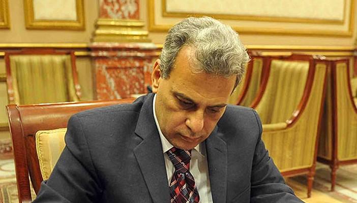 جامعة القاهرة تجبر الأساتذة “المعارين للخارج” على التبرع بـ10الآف جنيه