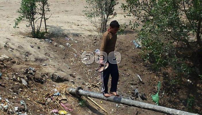 أهالي “نظلة” و”ناقولة” بالشرقية يطالبون بتغطية مصرف الكوارث