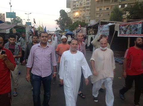 العريان يقوم بجولة ميدانية لتحية صمود المعتصمين