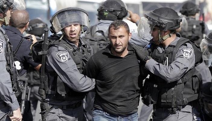 الشرطة الإسرائيلية تعتقل 4 من إدارة “المسجد الأقصى”