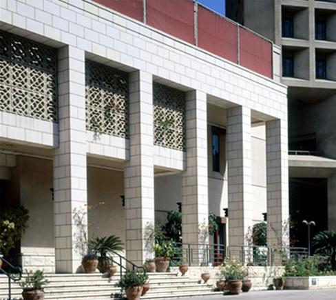 غانم: إغلاق أمريكا لسفاراتها بـ 20 دولة إسلامية «أمر مريب»