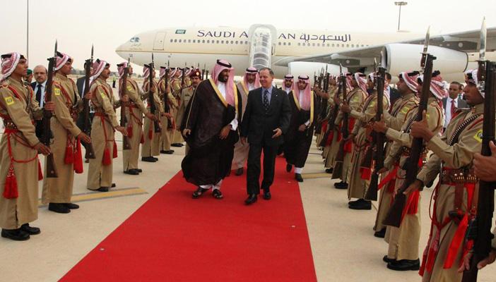 ابن سلمان في عمان لبحث أوضاع المنطقة مع العاهل الأردني