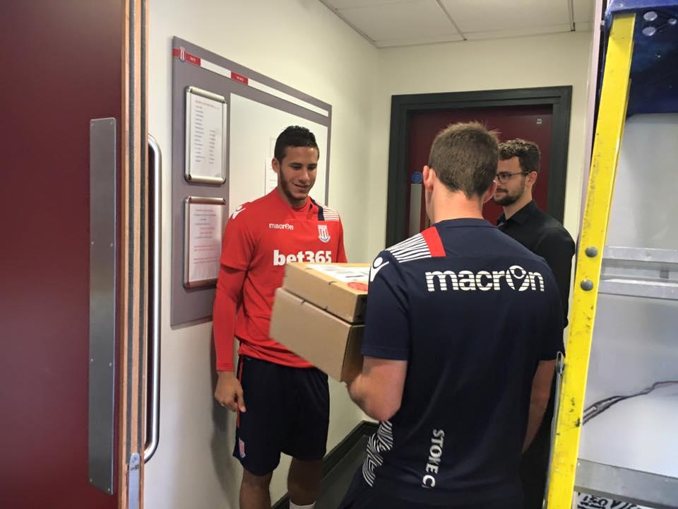 بالفيديو والصور.. أول مران لـ “رمضان صبحي” مع ستوك سيتي