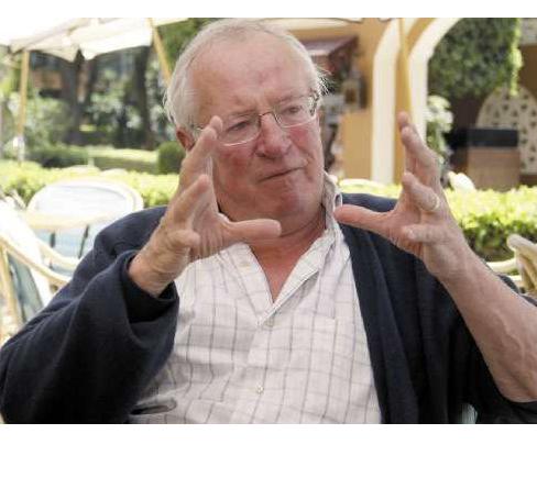 روبرت فيسك:خروج الملايين للشوارع خيال واسع من الإعلام