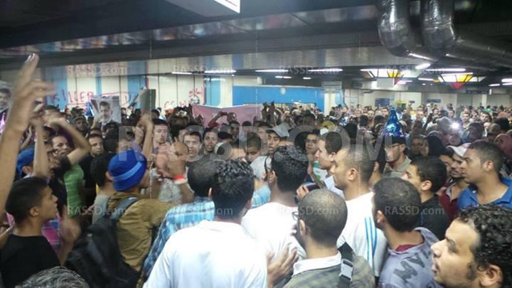 بث مباشر لتظاهرات رافضي الانقلاب بمحطة مترو الشهداء